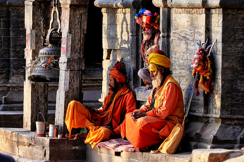 Брахманы в индии. Брахманы Бали. Брамины в Индии. Вьясадева Индуизм храм в Индии. Одежда брахманов в древней Индии.